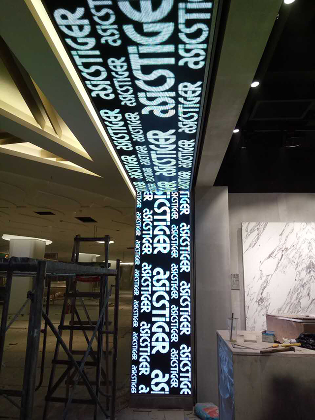 浙江杭州國大城市廣場室內(nèi)LED顯示屏由上海智彩科技設(shè)計(jì)、安裝 浙江杭州國大城市廣場室內(nèi)LED顯示屏由上海智彩科技設(shè)計(jì)、安裝