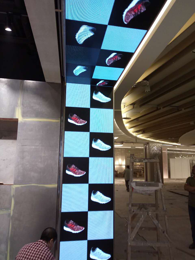 浙江杭州國大城市廣場室內(nèi)LED顯示屏現(xiàn)場效果圖片 浙江杭州國大城市廣場室內(nèi)LED顯示屏現(xiàn)場效果圖片